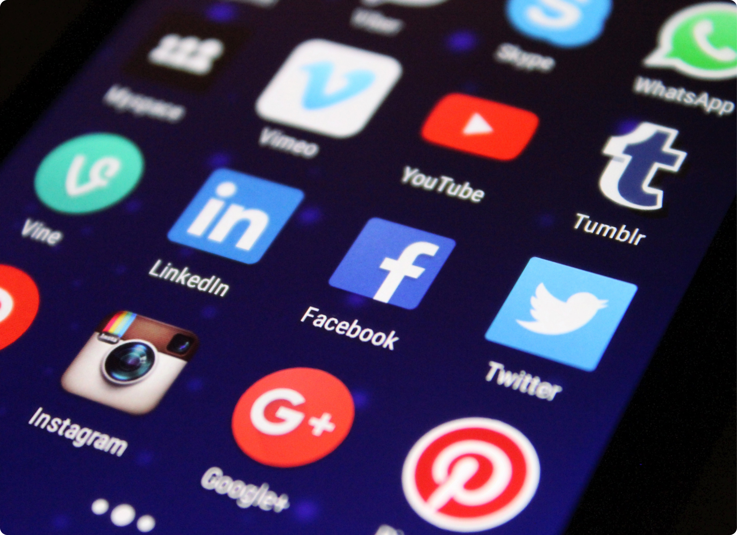 Imagen con diversas redes sociales